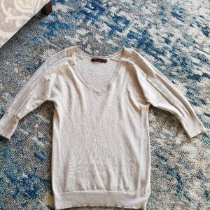 The limited V Neck 3/4 sleeve Light weight sweater size XS